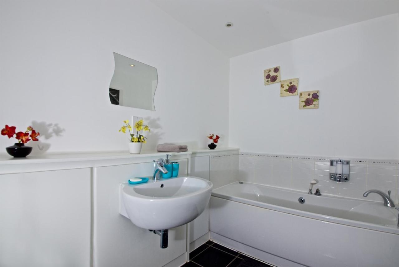 Liverpool City Stays - Economy Room - Close To Airport Ee1 Buitenkant foto